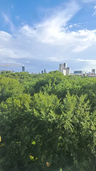 Wohnen mit Charakter: 2-Zimmer-Wohnung in Berlin-Tiergarten — photo 1